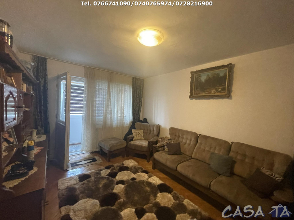 Apartament 3 Camere, Etaj 4, Strada Aleea Teilor