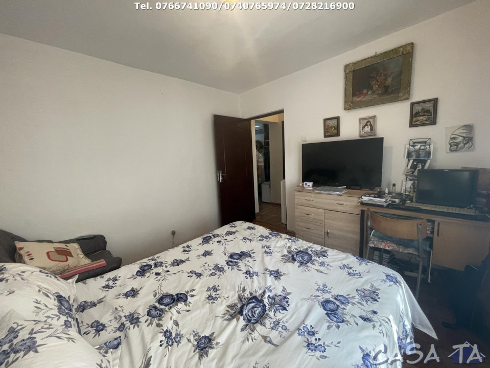 Apartament 3 Camere, Etaj 4, Strada Aleea Teilor