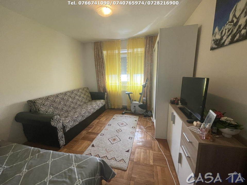 Apartament 3 Camere, Etaj 4, Strada Aleea Teilor