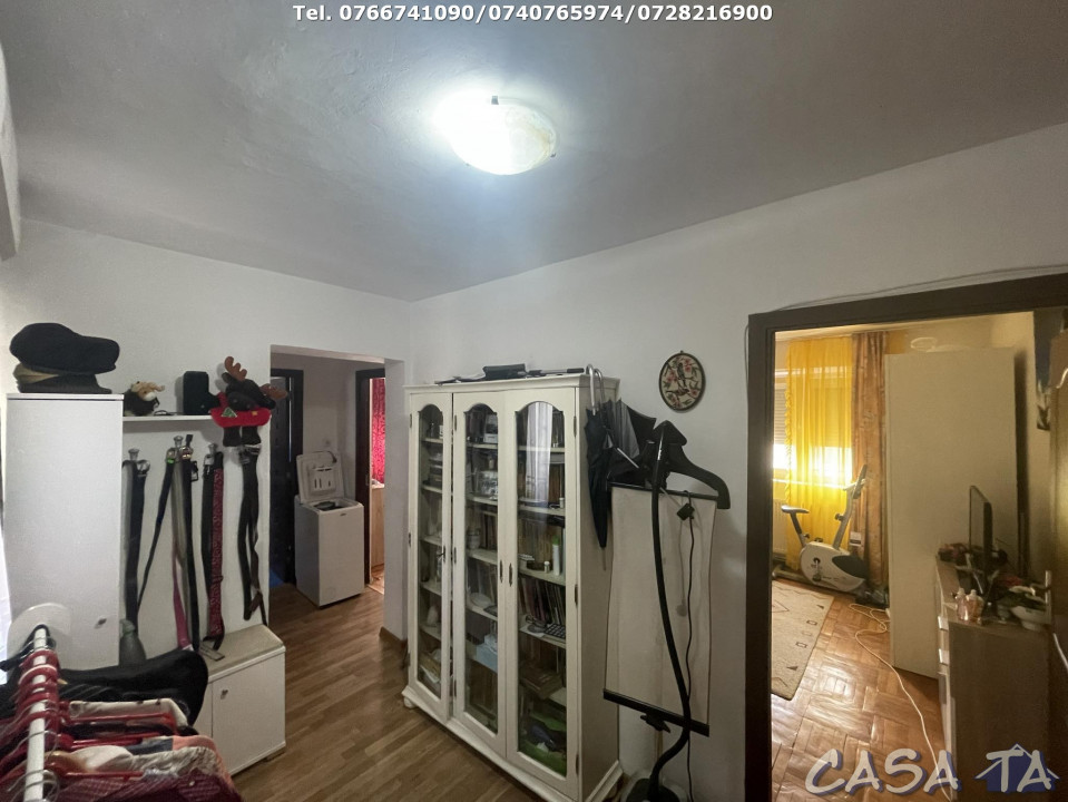 Apartament 3 Camere, Etaj 4, Strada Aleea Teilor