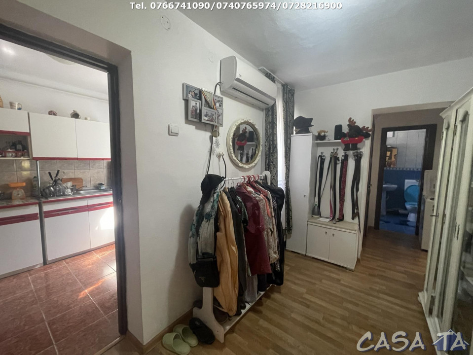 Apartament 3 Camere, Etaj 4, Strada Aleea Teilor