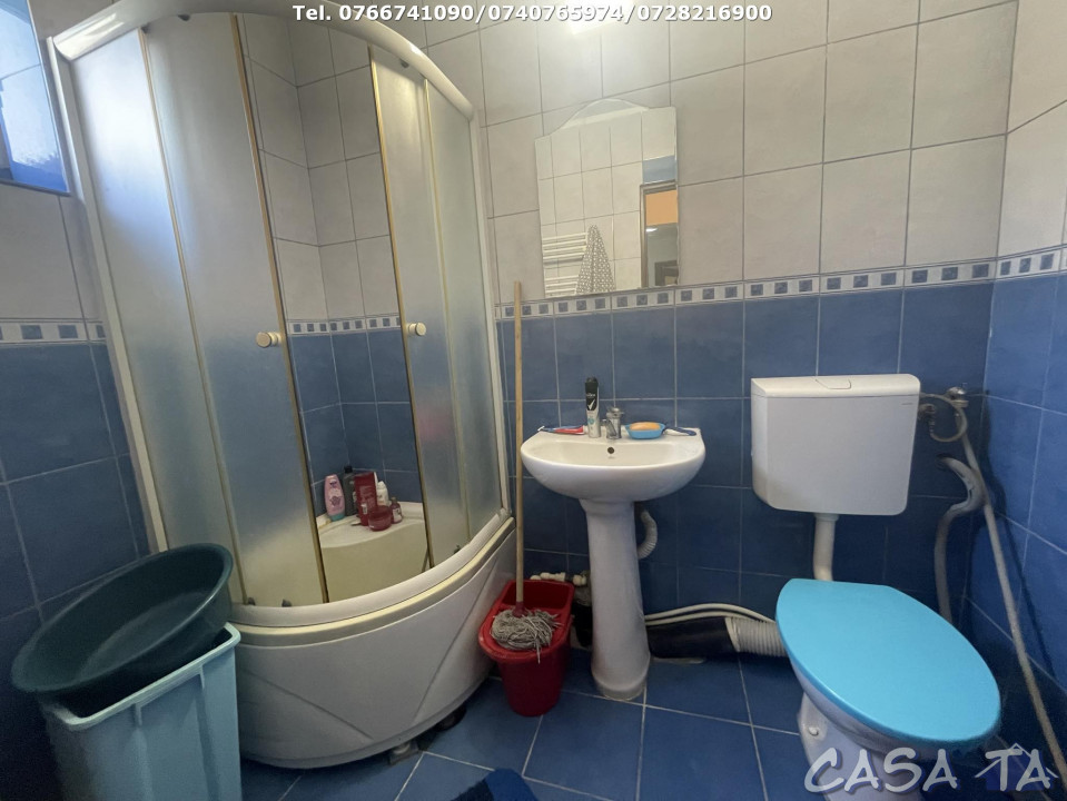 Apartament 3 Camere, Etaj 4, Strada Aleea Teilor