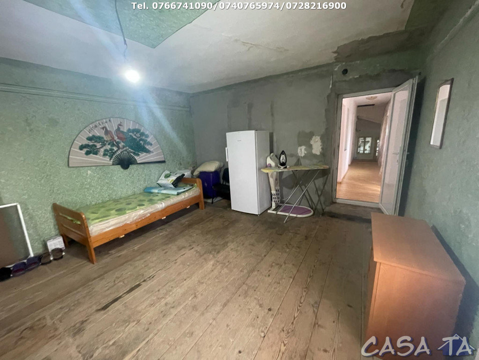 Casa 4 Camere si teren aferent (250 mp), Strada Petresti, Targu Jiu