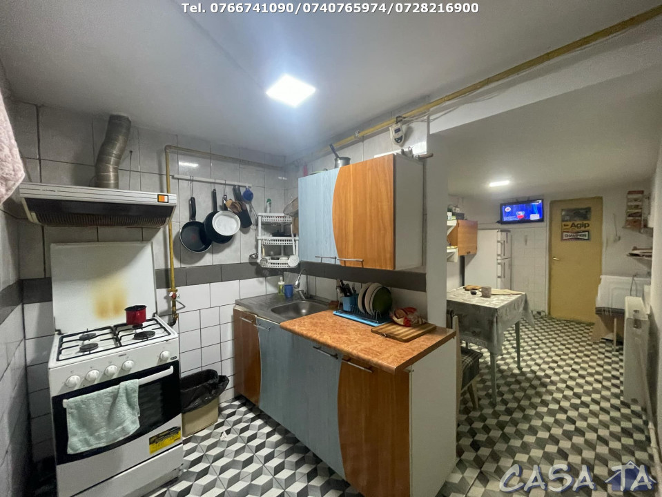 Casa 4 Camere si teren aferent (250 mp), Strada Petresti, Targu Jiu