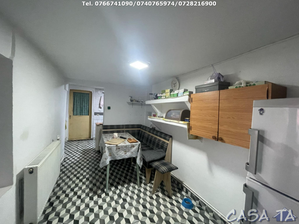 Casa 4 Camere si teren aferent (250 mp), Strada Petresti, Targu Jiu
