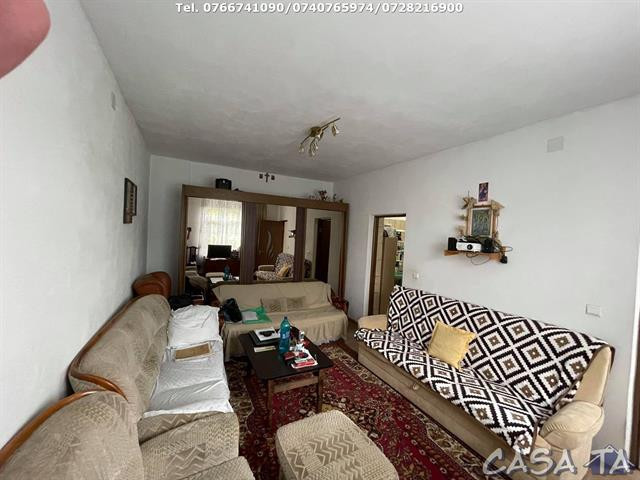 Casa 3 Camere, Strada Zambilelor