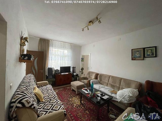 Casa 3 Camere, Strada Zambilelor