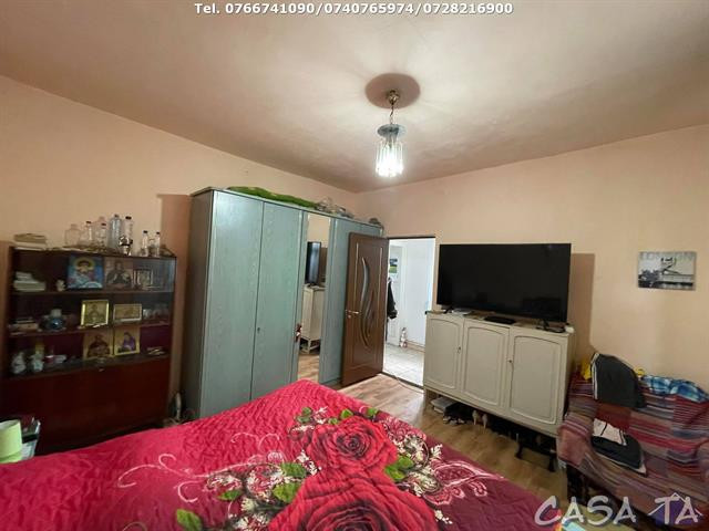 Casa 3 Camere, Strada Zambilelor