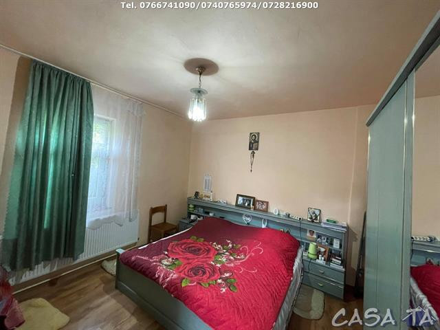 Casa 3 Camere, Strada Zambilelor