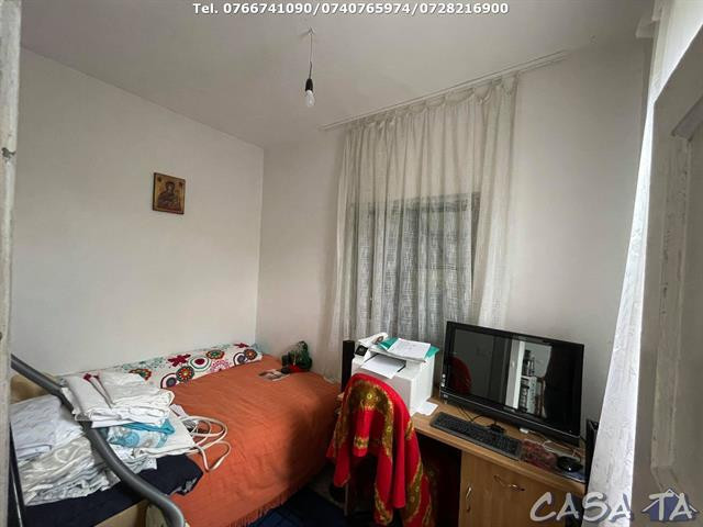 Casa 3 Camere, Strada Zambilelor