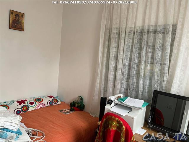 Casa 3 Camere, Strada Zambilelor