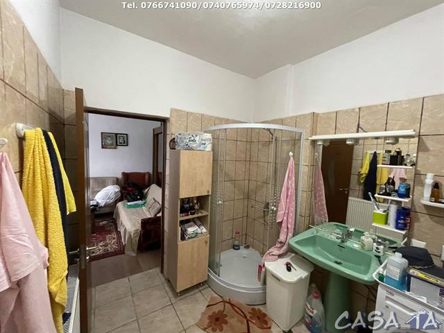 Casa 3 Camere, Strada Zambilelor