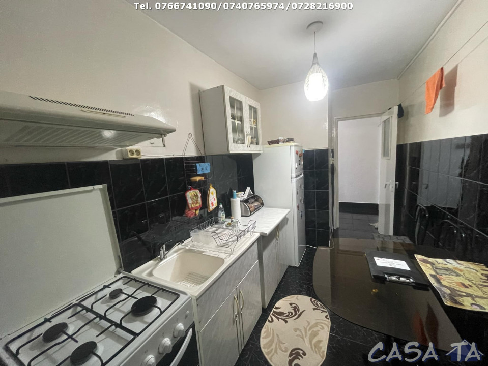 Apartament 3 Camere, Etaj 2, Strada Zambilelor
