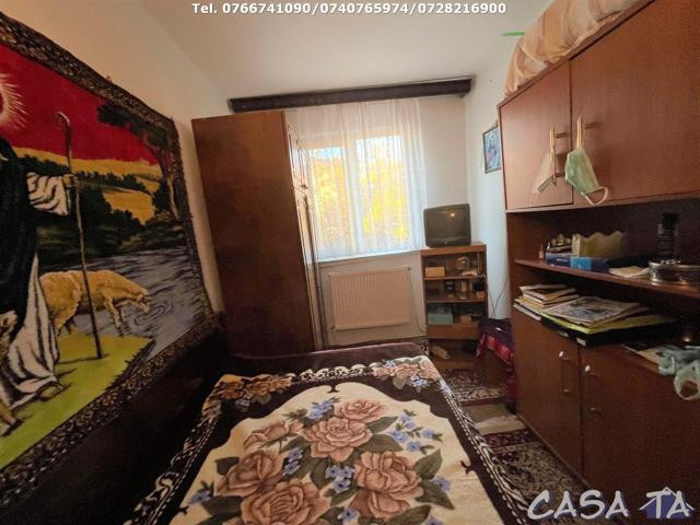 Apartament 4 Camere, Etaj 3, Aleea Teilor