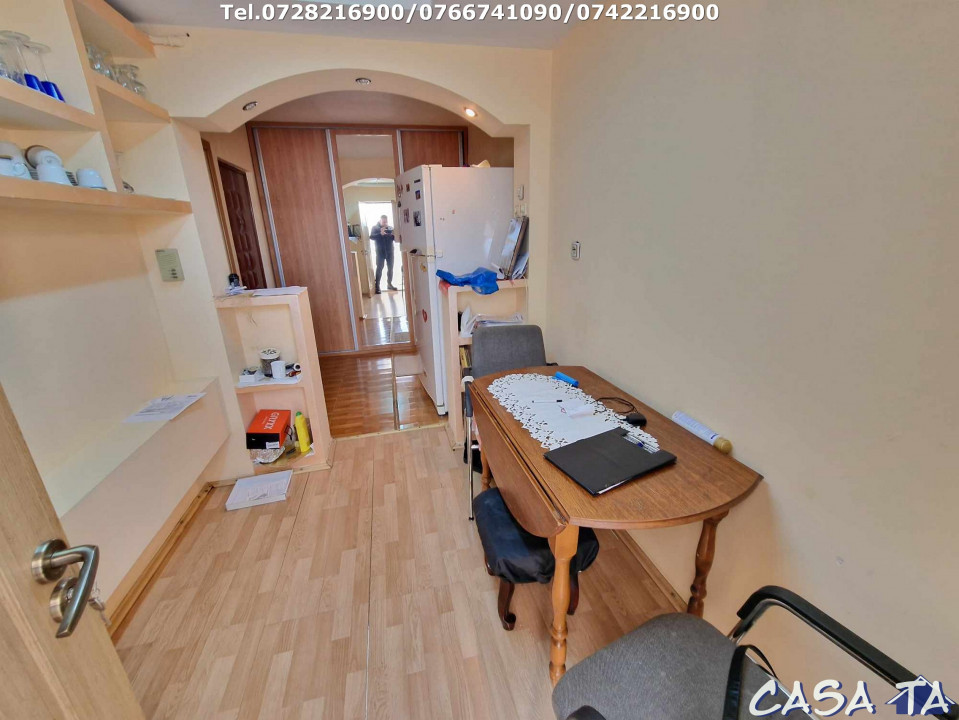 Apartament 3 camere, situat în Târgu Jiu, Str 9 Mai
