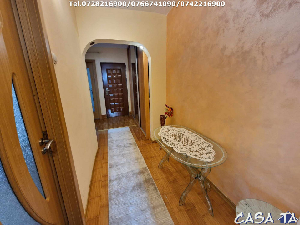 Apartament 3 camere, situat în Târgu Jiu, Str 9 Mai
