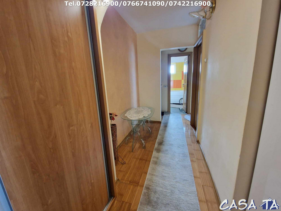 Apartament 3 camere, situat în Târgu Jiu, Str 9 Mai