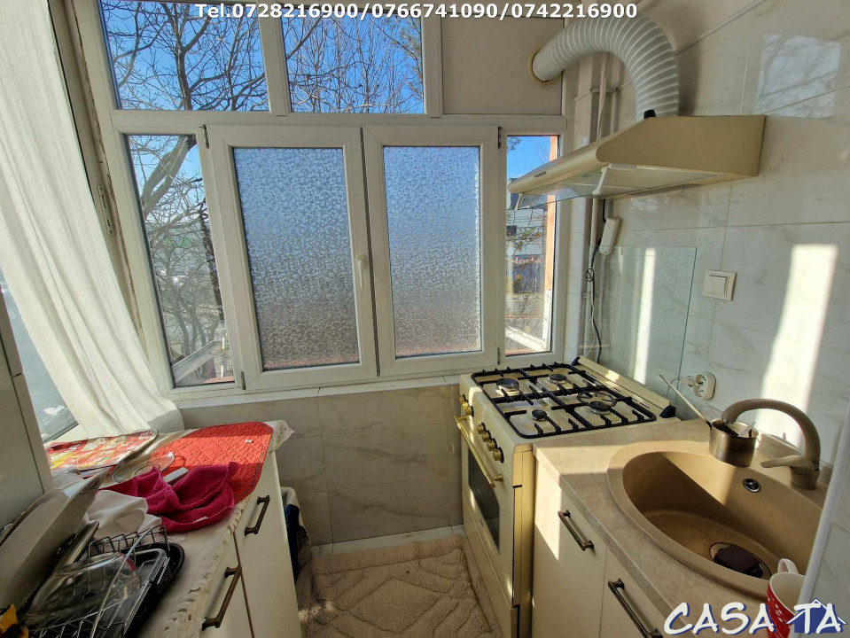 Apartament 3 camere, situat în Târgu Jiu, Str 9 Mai