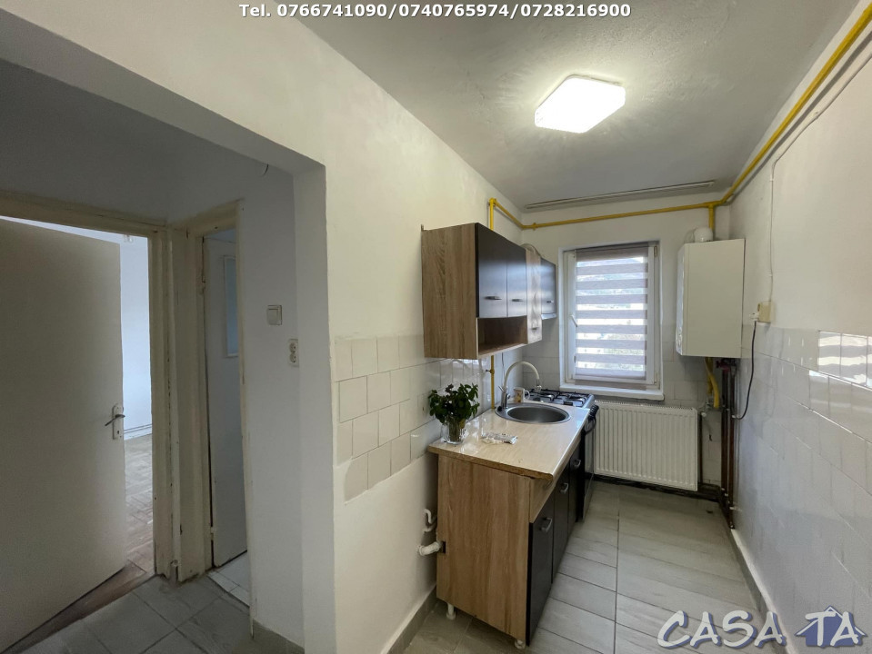 Apartament 2 Camere, Etaj 3/3, Strada Merisorilor - Bumbesti Jiu