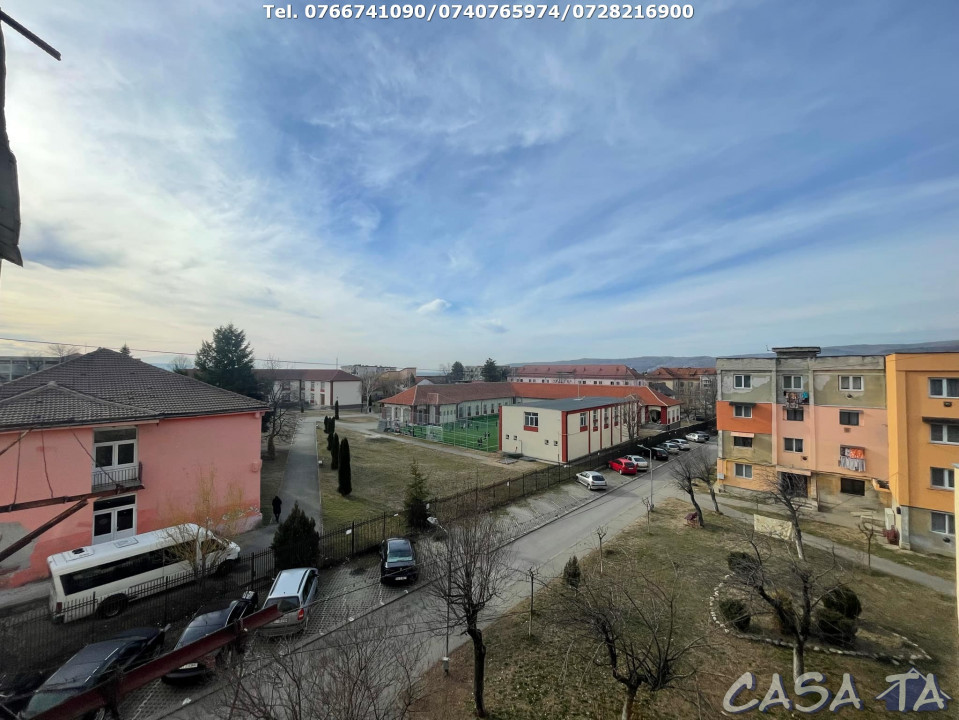 Apartament 2 Camere, Etaj 3/3, Strada Merisorilor - Bumbesti Jiu