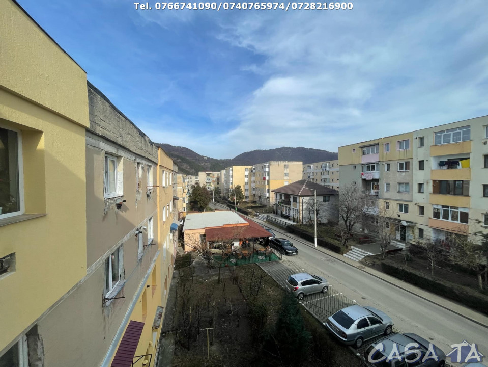 Apartament 2 Camere, Etaj 3/3, Strada Merisorilor - Bumbesti Jiu