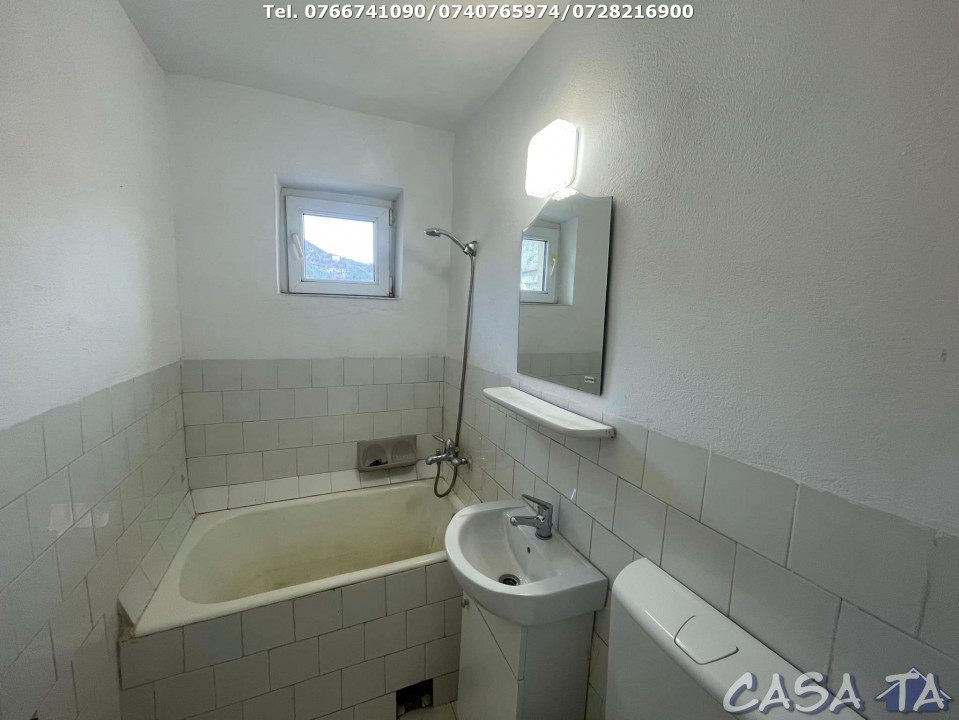 Apartament 2 Camere, Etaj 3/3, Strada Merisorilor - Bumbesti Jiu