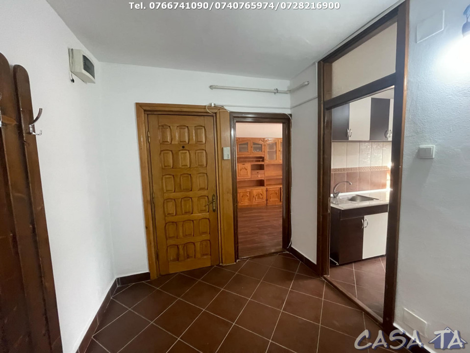 Apartament 2 Camere, Etaj 3, Strada Dacia - Zona Mall