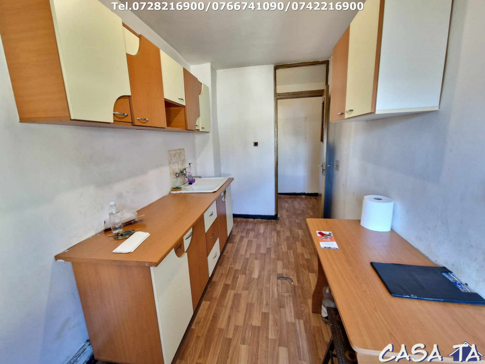 Apartament 3 camere, situat în Târgu Jiu, Str.Corneliu Coposu (Central)