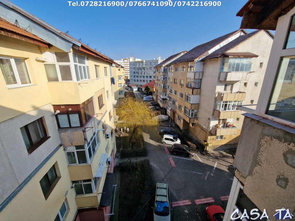 Apartament 3 camere, situat în Târgu Jiu, Str.Corneliu Coposu (Central)