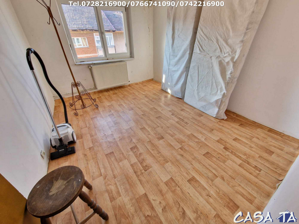 Apartament 3 camere, situat în Târgu Jiu, Str.Corneliu Coposu (Central)