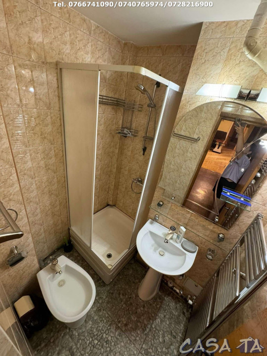 Apartament 5 Camere, Etaj 5/8, Bulevardul Republicii - Zona Garii.