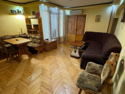 Apartament 5 Camere, Etaj 5/8, Bulevardul Republicii - Zona Garii.