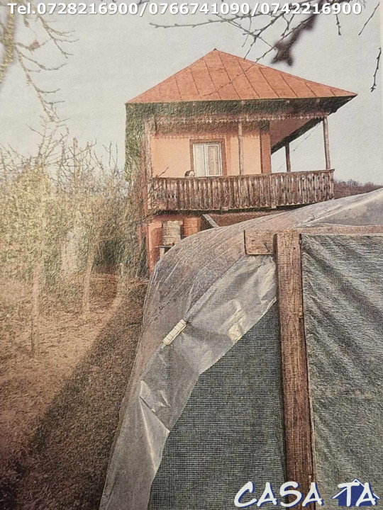 Casa+Teren aferent si Anexe, Pades