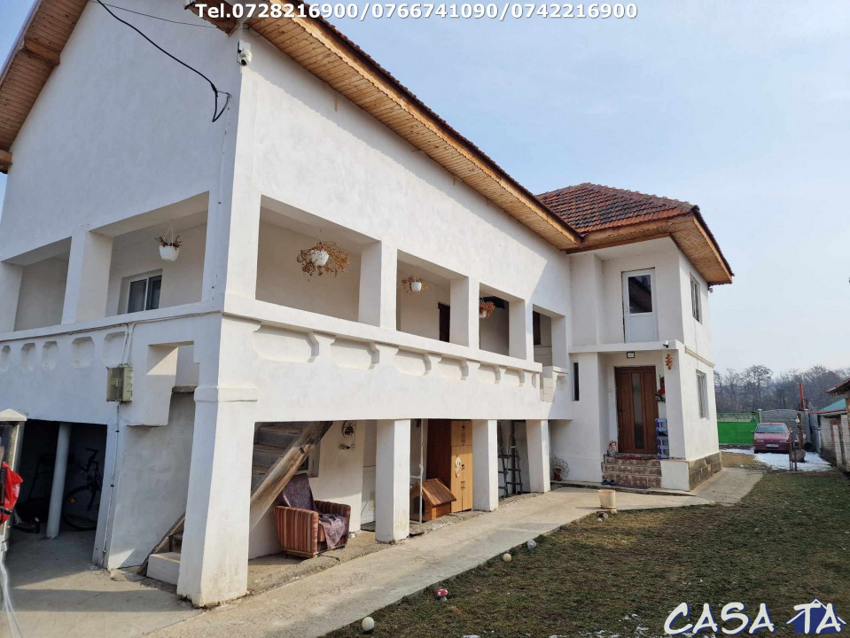 Casa P+1, situata în Curtisoara