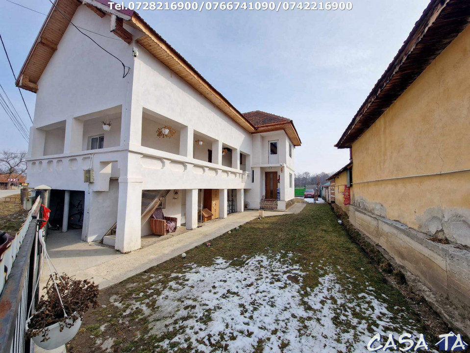 Casa P+1, situata în Curtisoara