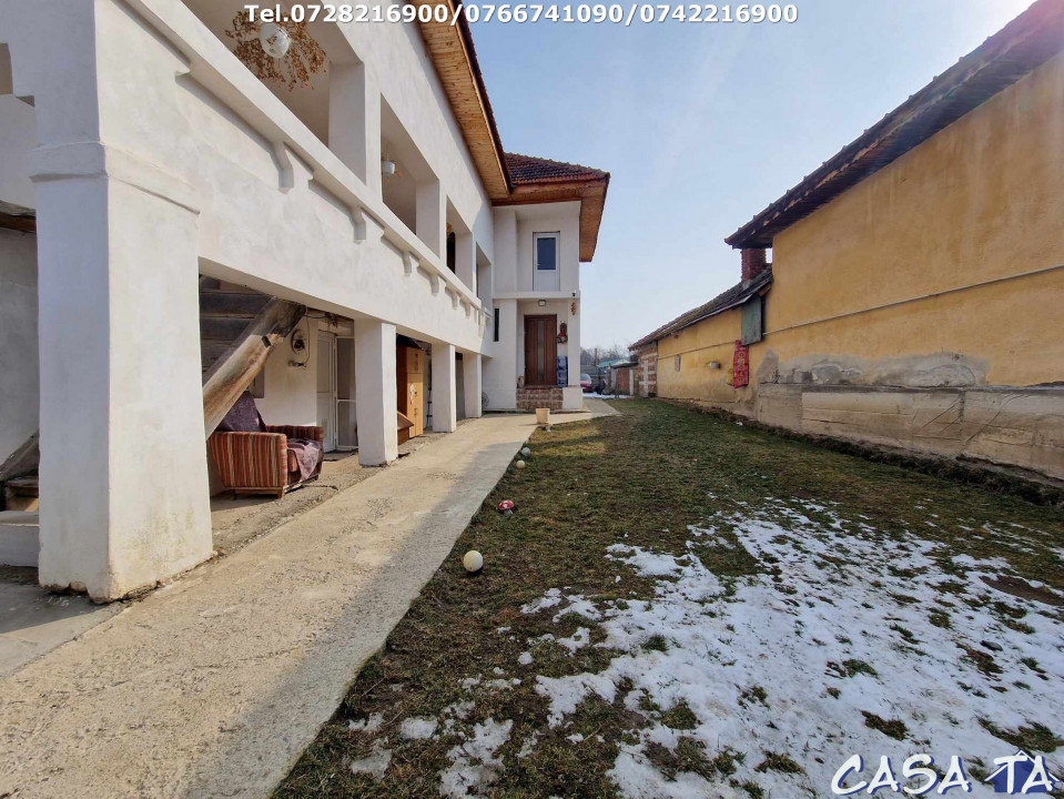 Casa P+1, situata în Curtisoara