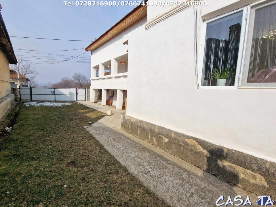 Casa P+1, situata în Curtisoara