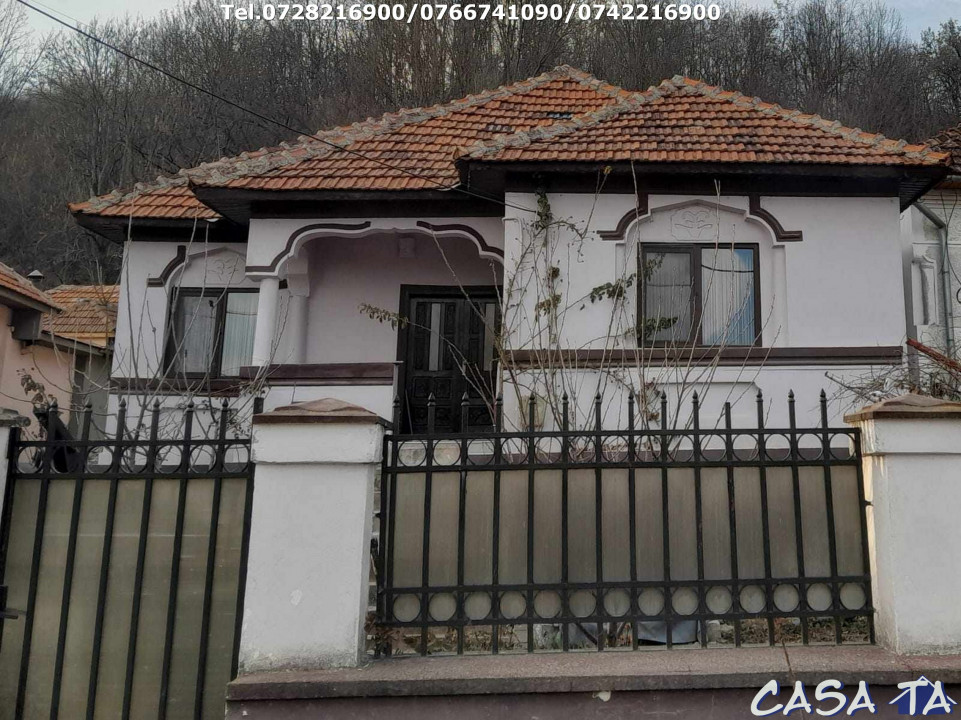 Casa situata în Oras Tismana - Isvarna