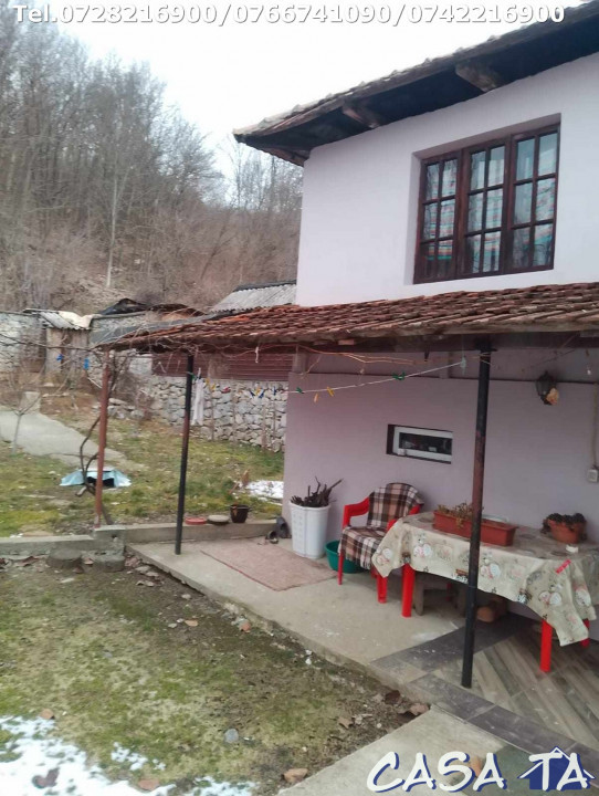 Casa situata în Oras Tismana - Isvarna