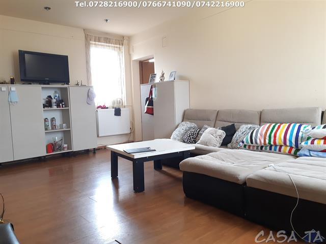 Apartament 3 camere, situat în Târgu Jiu, Str 14 Octombrie