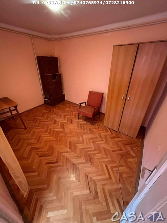 Casa 6 Camere P+1, Targu-Carbunesti