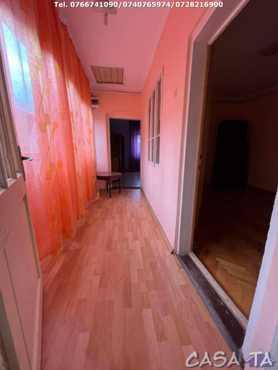 Casa 6 Camere P+1, Targu-Carbunesti