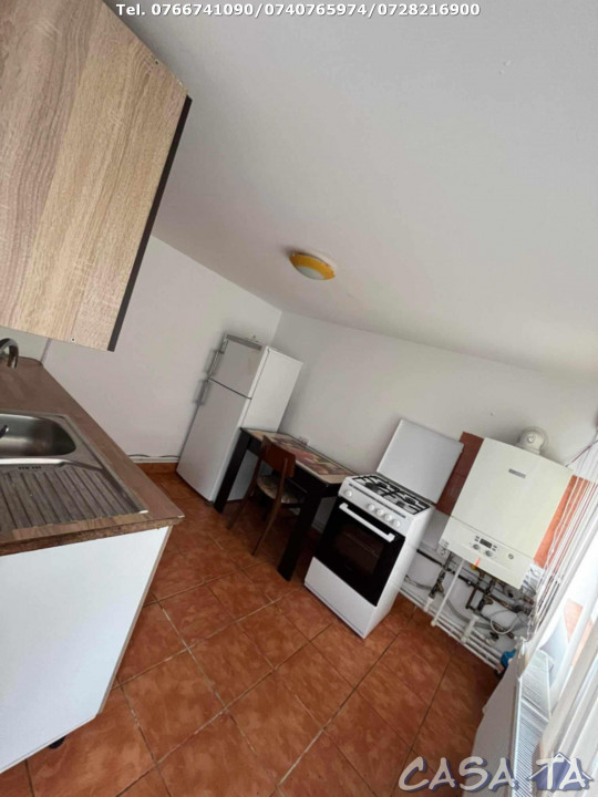Casa 6 Camere P+1, Targu-Carbunesti