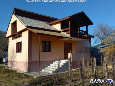Casa situata în Stejari - Balosani