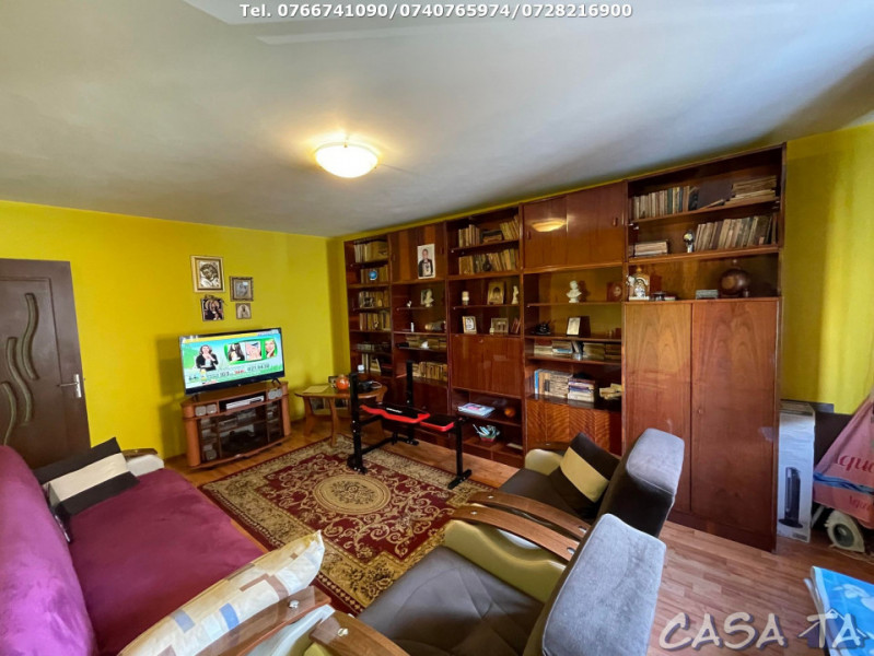 Apartament 3 Camere, Etaj 2, Strada G-ral Christian Tell