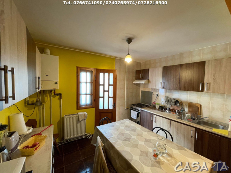 Apartament 3 Camere, Etaj 2, Strada G-ral Christian Tell