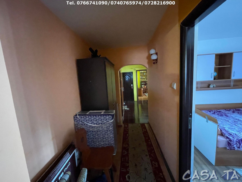 Apartament 3 Camere, Etaj 2, Strada G-ral Christian Tell