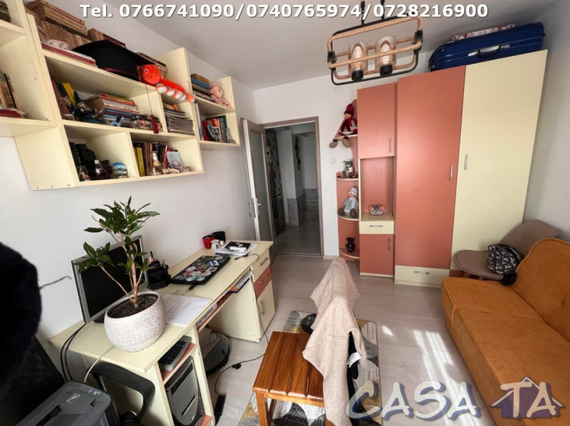 Apartament 4 camere, situat în Târgu Jiu, Str. 22 Decembrie 1989