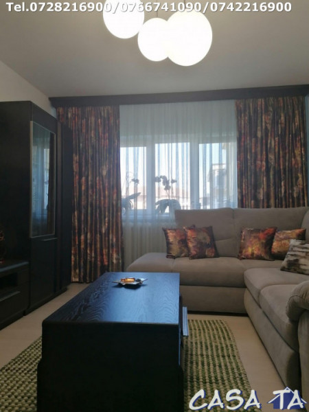 Apartament 4 camere, situat în Târgu Jiu, Str. 22 Decembrie 1989