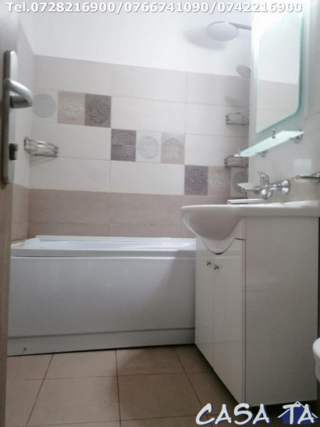 Apartament 4 camere, situat în Târgu Jiu, Str. 22 Decembrie 1989